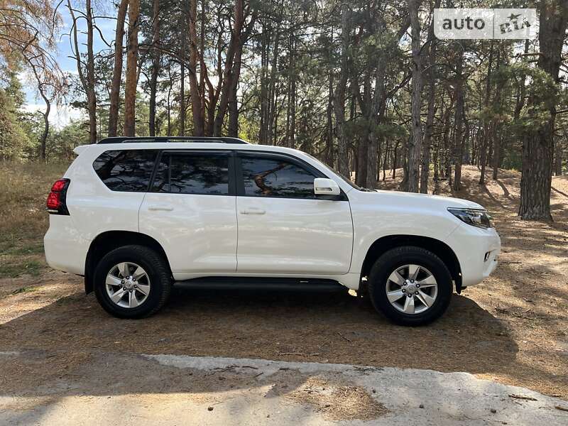 Внедорожник / Кроссовер Toyota Land Cruiser Prado 2017 в Днепре фото 14 Внедорожник / Кроссовер Toyota Land Cruiser Prado 2017 в Днепре