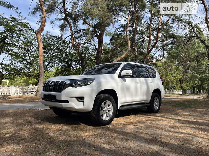 Внедорожник / Кроссовер Toyota Land Cruiser Prado 2017 в Днепре фото 25 Внедорожник / Кроссовер Toyota Land Cruiser Prado 2017 в Днепре