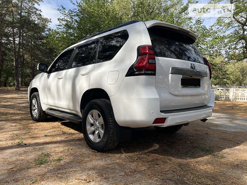 Внедорожник / Кроссовер Toyota Land Cruiser Prado 2017 в Днепре фото 35 Внедорожник / Кроссовер Toyota Land Cruiser Prado 2017 в Днепре
