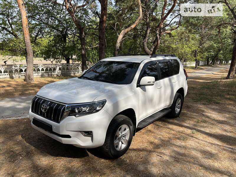 Внедорожник / Кроссовер Toyota Land Cruiser Prado 2017 в Днепре фото 36 Внедорожник / Кроссовер Toyota Land Cruiser Prado 2017 в Днепре