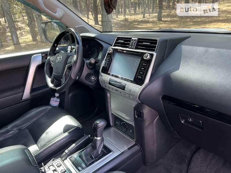 Внедорожник / Кроссовер Toyota Land Cruiser Prado 2017 в Днепре фото 45 Внедорожник / Кроссовер Toyota Land Cruiser Prado 2017 в Днепре