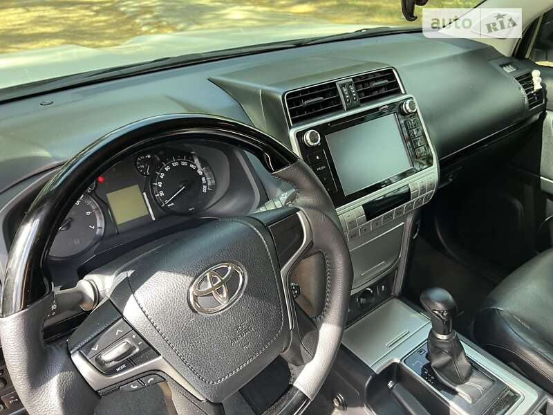 Внедорожник / Кроссовер Toyota Land Cruiser Prado 2017 в Днепре фото 64 Внедорожник / Кроссовер Toyota Land Cruiser Prado 2017 в Днепре