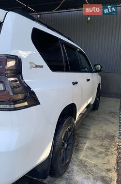 Позашляховик / Кросовер Toyota Land Cruiser Prado 2022 в 