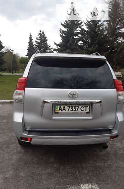 Позашляховик / Кросовер Toyota Land Cruiser Prado 2011 в Києві