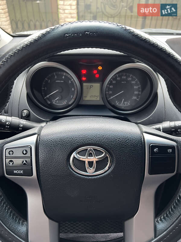 Внедорожник / Кроссовер Toyota Land Cruiser Prado 2017 в Черновцах
