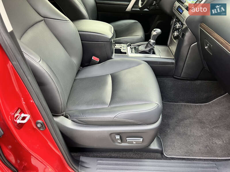 Внедорожник / Кроссовер Toyota Land Cruiser Prado 2021 в Киеве