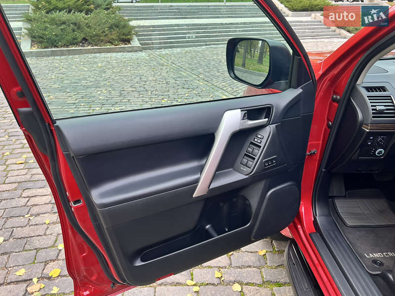 Внедорожник / Кроссовер Toyota Land Cruiser Prado 2021 в Киеве