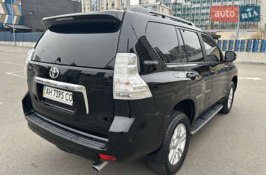 Позашляховик / Кросовер Toyota Land Cruiser Prado 2010 в Києві