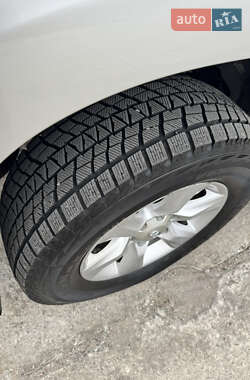 Внедорожник / Кроссовер Toyota Land Cruiser Prado 2010 в 