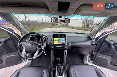 Внедорожник / Кроссовер Toyota Land Cruiser Prado 2010 в 