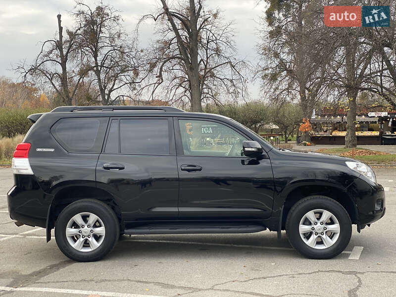 Внедорожник / Кроссовер Toyota Land Cruiser Prado 2012 в Киеве