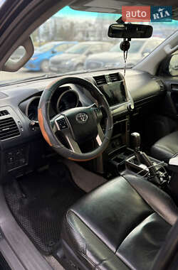 Позашляховик / Кросовер Toyota Land Cruiser Prado 2013 в Львові