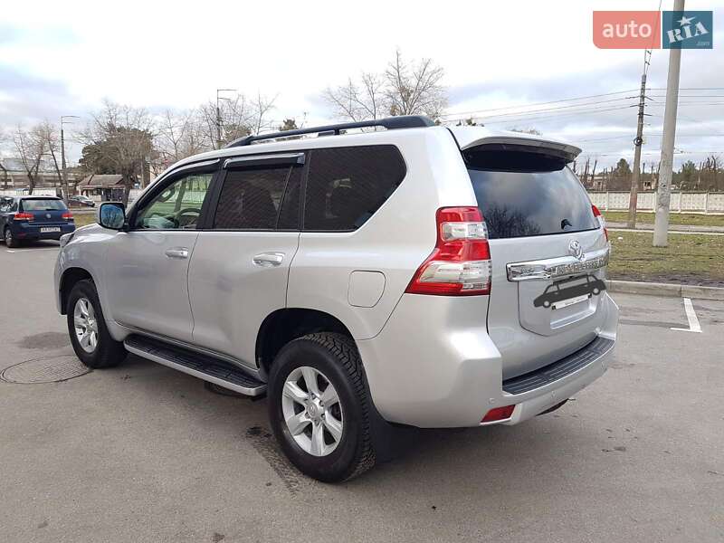 Позашляховик / Кросовер Toyota Land Cruiser Prado 2014 в Києві