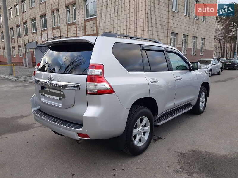 Позашляховик / Кросовер Toyota Land Cruiser Prado 2014 в Києві