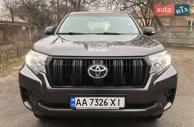 Позашляховик / Кросовер Toyota Land Cruiser Prado 2019 в Києві