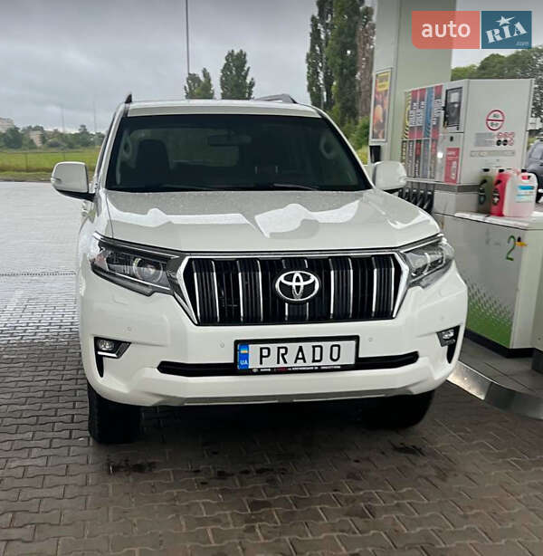 Toyota Land Cruiser Prado 2023