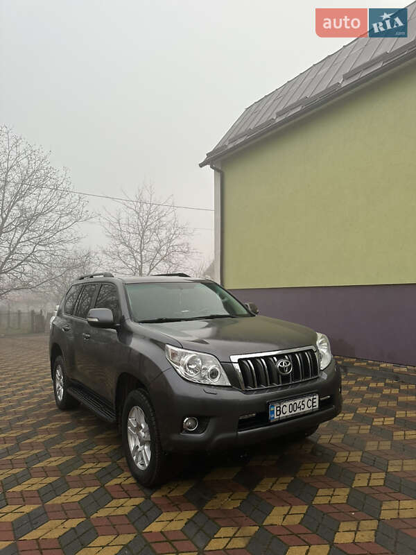 Внедорожник / Кроссовер Toyota Land Cruiser Prado 2011 в 