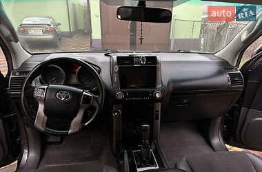 Внедорожник / Кроссовер Toyota Land Cruiser Prado 2011 в 