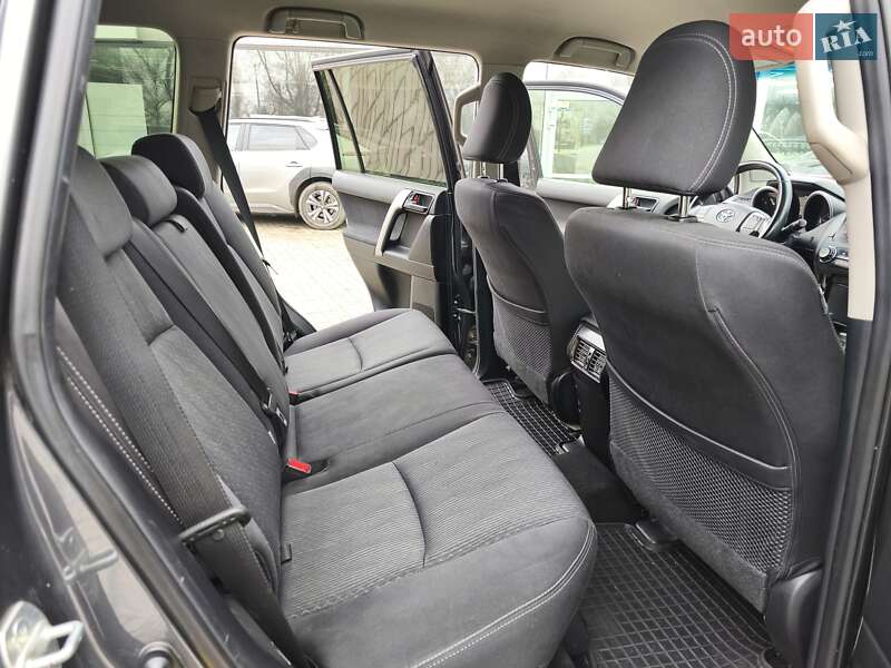 Позашляховик / Кросовер Toyota Land Cruiser Prado 2013 в Дніпрі