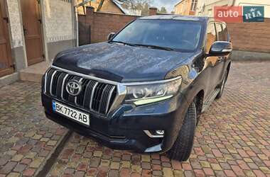 Внедорожник / Кроссовер Toyota Land Cruiser Prado 2018 в 