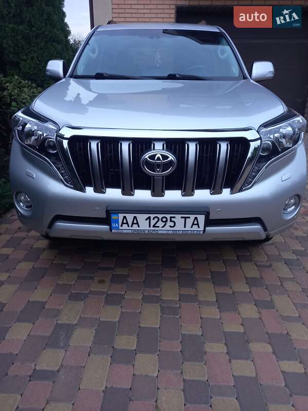 Внедорожник / Кроссовер Toyota Land Cruiser Prado 2013 в Киеве