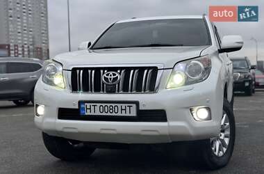 Позашляховик / Кросовер Toyota Land Cruiser Prado 2010 в Києві