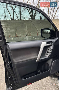 Внедорожник / Кроссовер Toyota Land Cruiser Prado 2020 в 