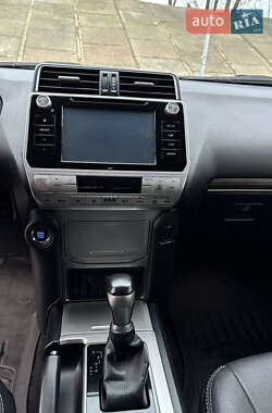 Внедорожник / Кроссовер Toyota Land Cruiser Prado 2020 в 