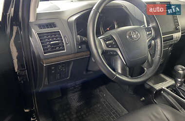 Внедорожник / Кроссовер Toyota Land Cruiser Prado 2022 в 