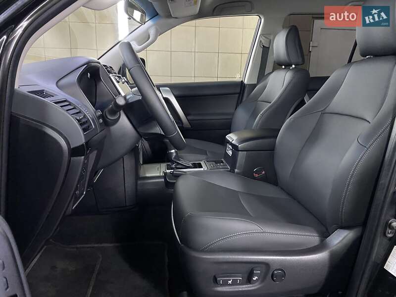 Позашляховик / Кросовер Toyota Land Cruiser Prado 2023 в Умані