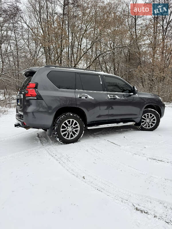 Внедорожник / Кроссовер Toyota Land Cruiser Prado 2018 в Сумах
