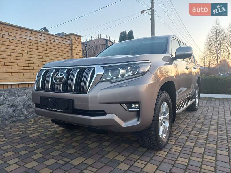 Позашляховик / Кросовер Toyota Land Cruiser Prado 2020 в Краснограді