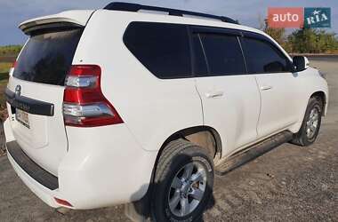 Внедорожник / Кроссовер Toyota Land Cruiser Prado 2015 в 