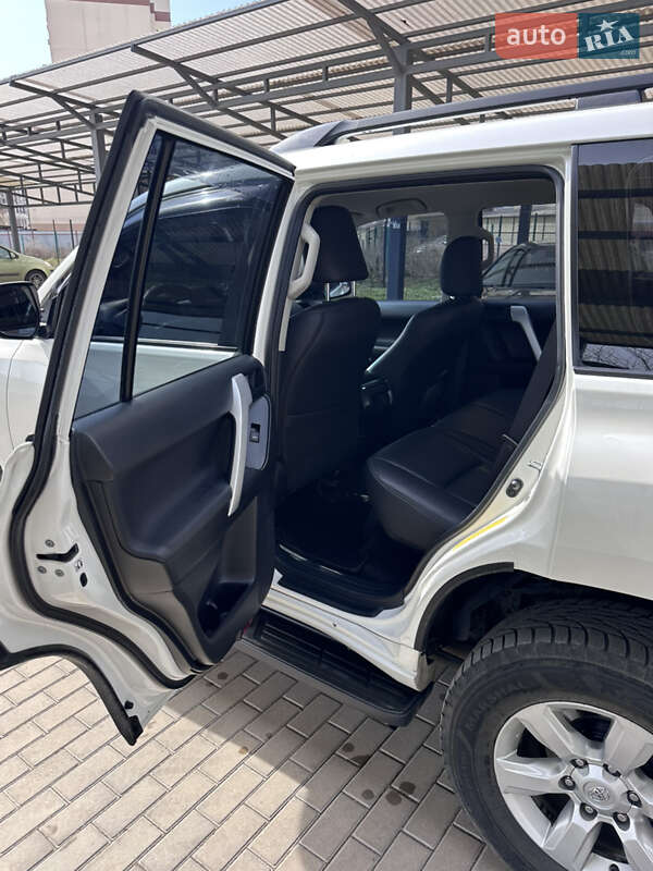 Внедорожник / Кроссовер Toyota Land Cruiser Prado 2014 в Одессе
