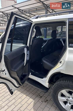Внедорожник / Кроссовер Toyota Land Cruiser Prado 2014 в 