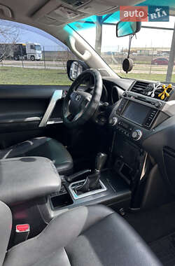 Внедорожник / Кроссовер Toyota Land Cruiser Prado 2014 в 