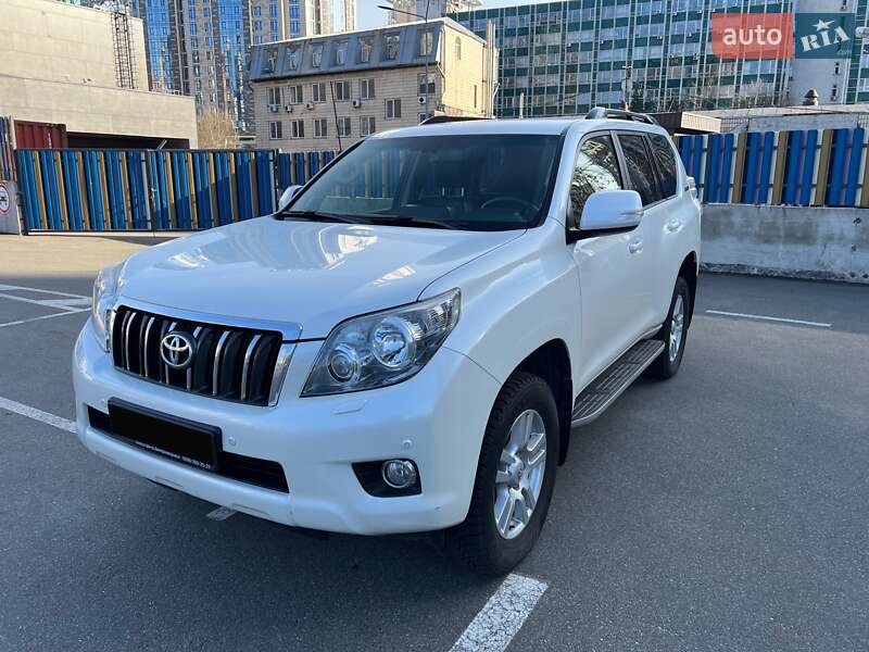 Toyota Land Cruiser Prado 2011