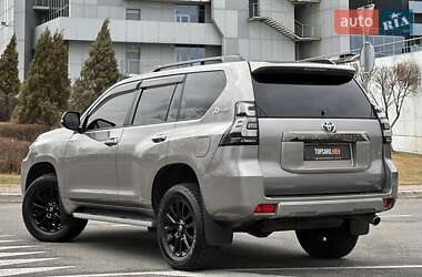 Позашляховик / Кросовер Toyota Land Cruiser Prado 2021 в Києві