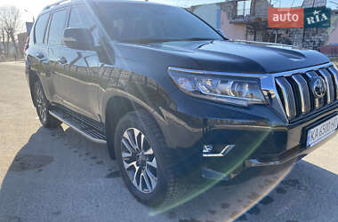 Внедорожник / Кроссовер Toyota Land Cruiser Prado 2022 в 