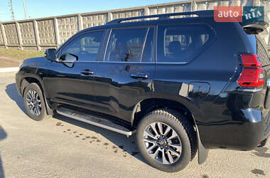 Внедорожник / Кроссовер Toyota Land Cruiser Prado 2022 в 