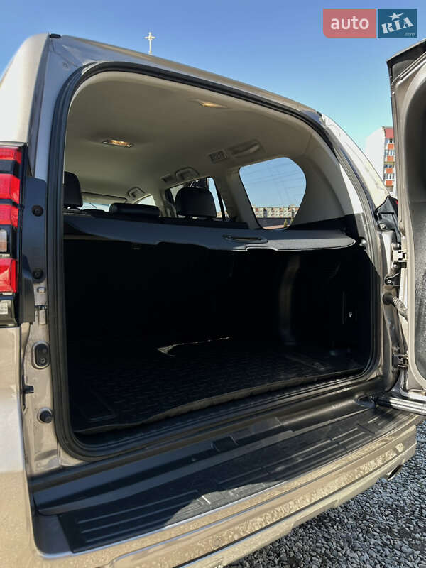 Позашляховик / Кросовер Toyota Land Cruiser Prado 2020 в Івано-Франківську