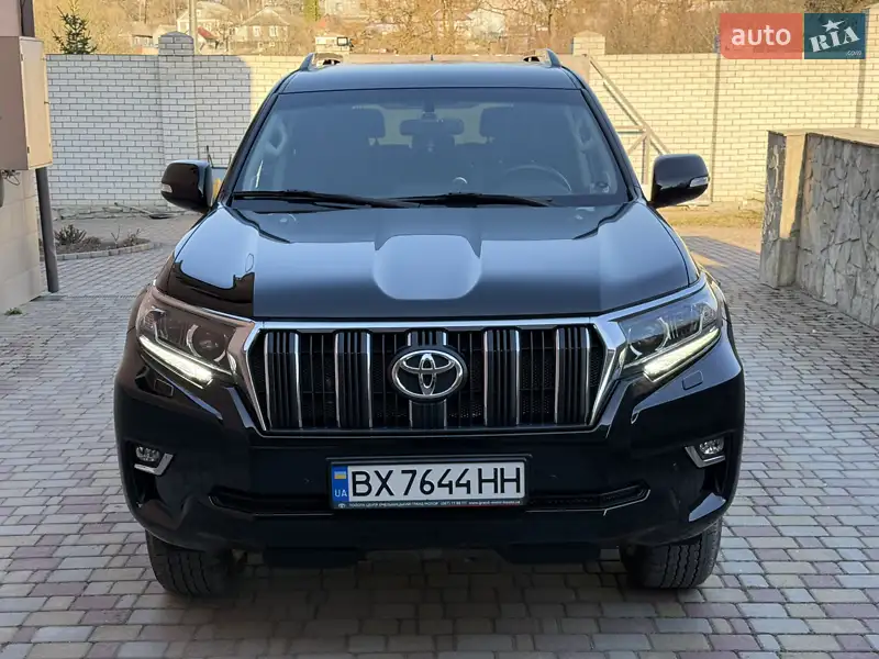 Позашляховик / Кросовер Toyota Land Cruiser Prado 2022 в 