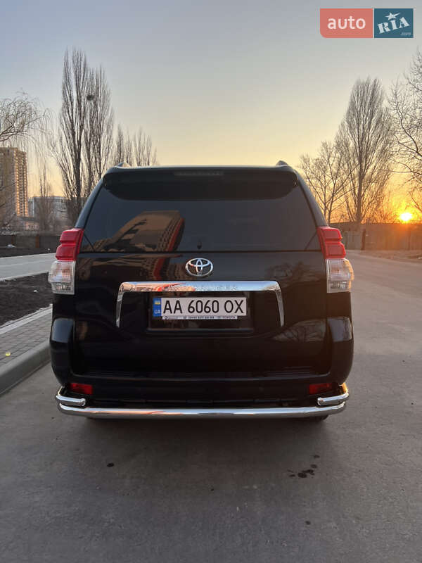 Позашляховик / Кросовер Toyota Land Cruiser Prado 2013 в Києві