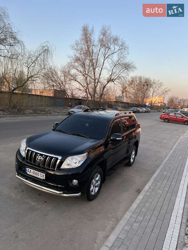 Позашляховик / Кросовер Toyota Land Cruiser Prado 2013 в Києві