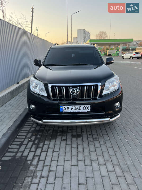 Позашляховик / Кросовер Toyota Land Cruiser Prado 2013 в Києві