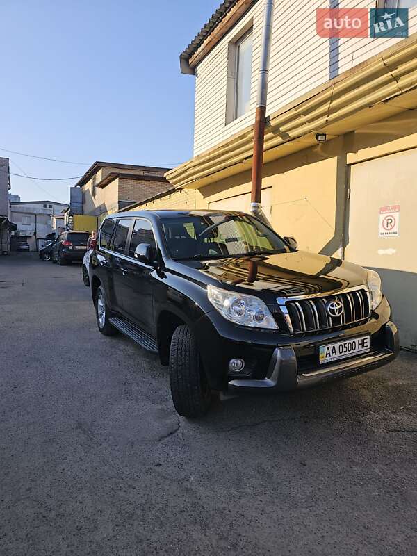 Позашляховик / Кросовер Toyota Land Cruiser Prado 2010 в 