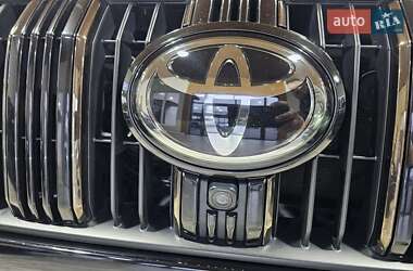 Внедорожник / Кроссовер Toyota Land Cruiser Prado 2022 в 