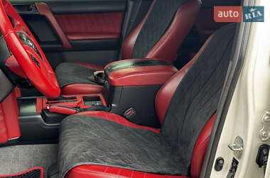 Внедорожник / Кроссовер Toyota Land Cruiser Prado 2012 в 