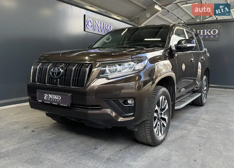 Позашляховик / Кросовер Toyota Land Cruiser Prado 2022 в 