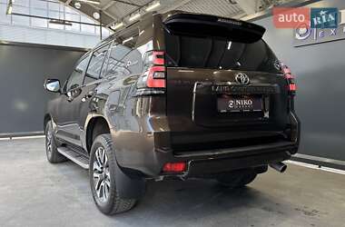 Внедорожник / Кроссовер Toyota Land Cruiser Prado 2022 в 